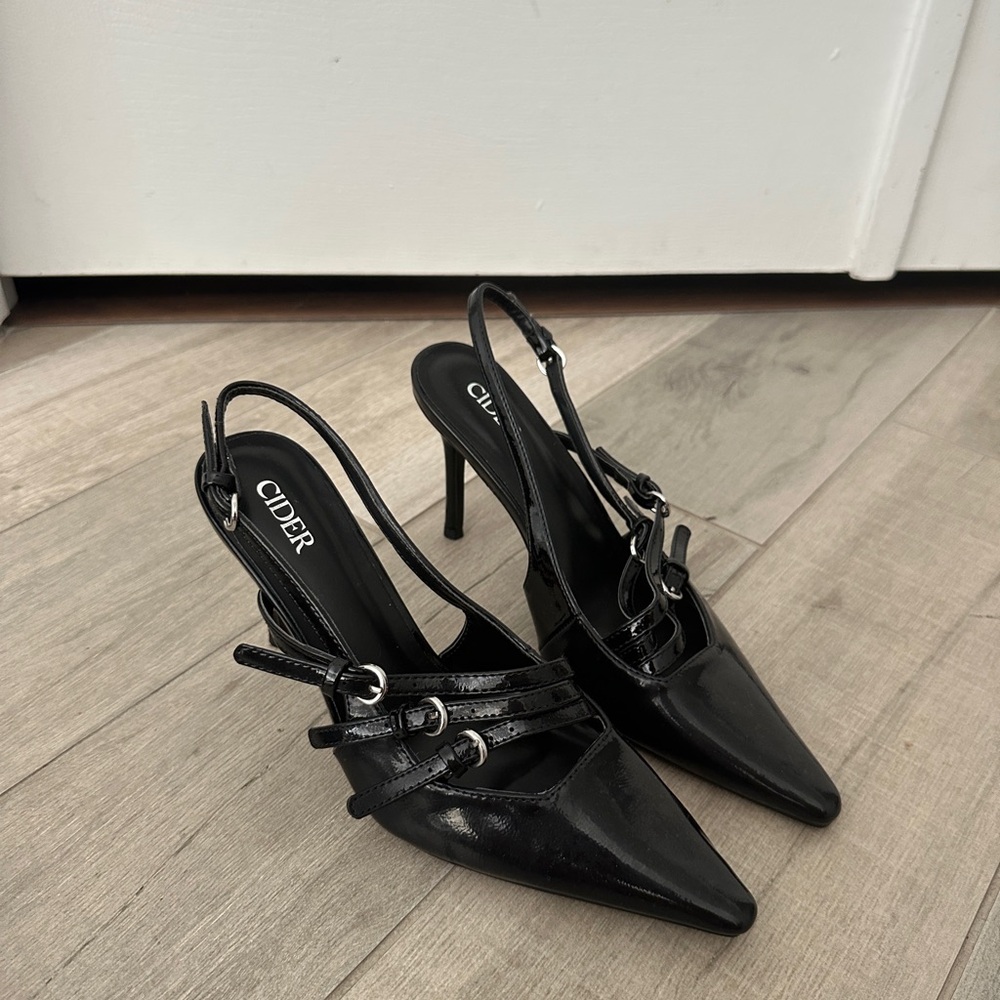 Black women’s kitten heels
